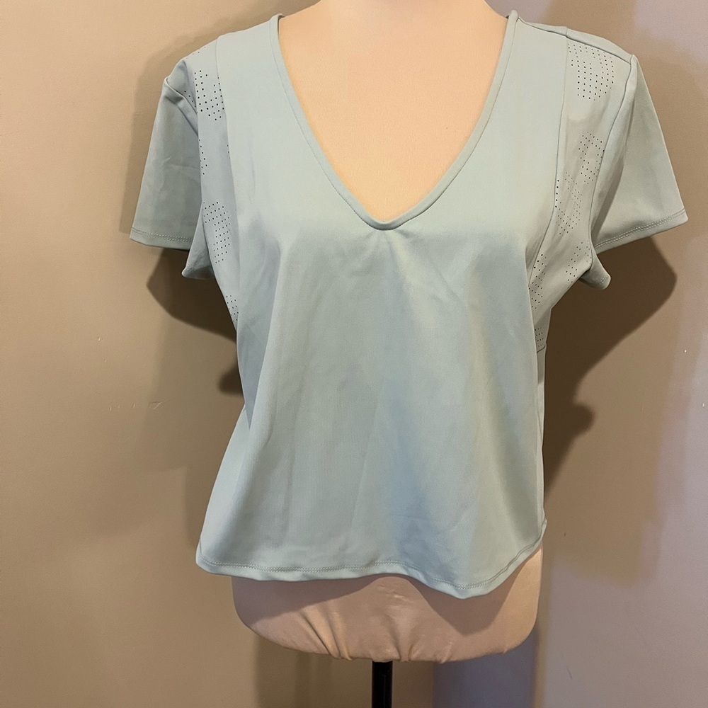 Sincerely Jules Light Blue V-Neck Athletic Short Sleeve Tee, size Medium
